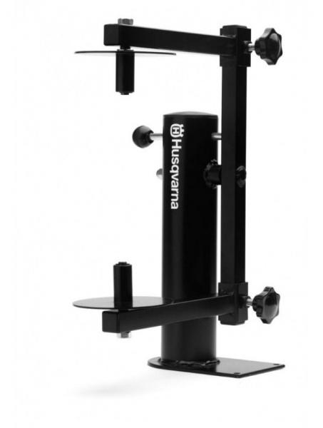 Держатель бухты "HUSQVARNA" при клёпке из неё цепей в Екатеринбурге