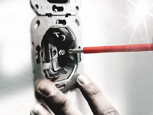 Набор отвёрток диэлектрических c зауженным стержнем + открывалка Wera 100 iS/7 VDE Kraftform Plus Set 3, 7 пр., PH 1/2, SL 5.5/4.0, Robertson # 1/#2 WE-136018 в Екатеринбурге 