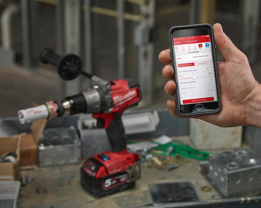 Аккумуляторная ударная дрель-шуруповерт Milwaukee M18 ONEPD-0 FUEL ONE-KEY 4933451146