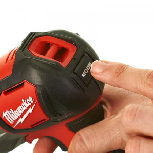 Аккумуляторный фонарь Milwaukee M12 SLED-0 4933451261