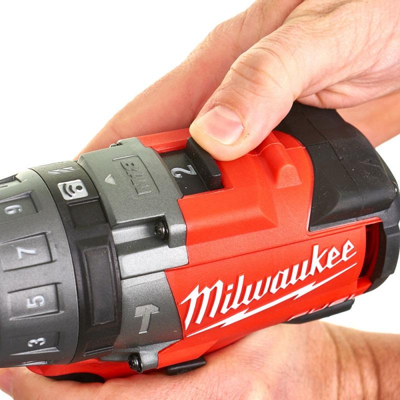 Аккумуляторная ударная дрель-шуруповерт Milwaukee M18 ONEPD-0 FUEL ONE-KEY 4933451146