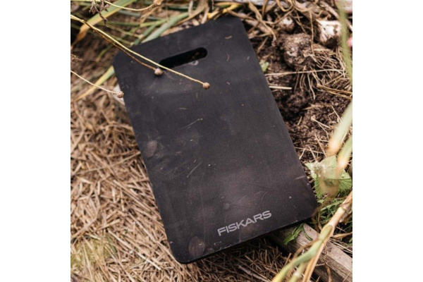 Коврик садовый FISKARS Solid размер 45.7см-27.9см-1.9см  1062832 в Екатеринбурге 