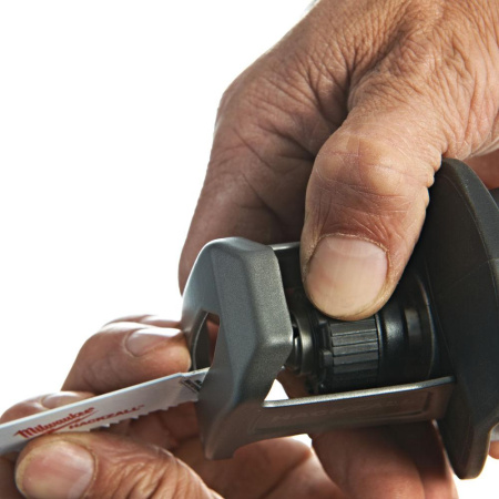 Аккумуляторная сабельная пила Milwaukee M12 CHZ-0 FUEL 4933446960