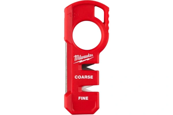 Точилка компактная для ножей (ножеточка) MILWAUKEE 4932478562 в Екатеринбурге