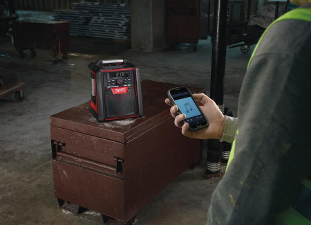 Радио+зарядное устройство Milwaukee М18 RC-0