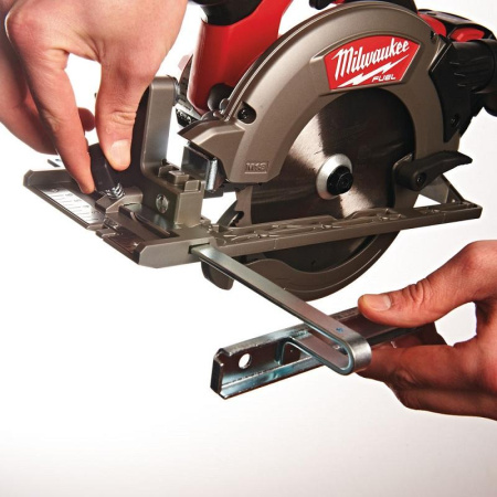Аккумуляторная циркулярная пила Milwaukee M18 CCS55-902X FUEL 4933451468