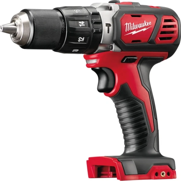 Аккумуляторная ударная дрель-шуруповерт Milwaukee M18 BPD-0 4933443500