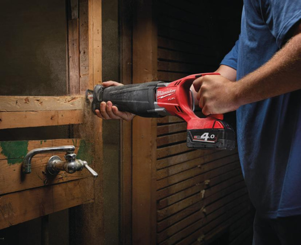 Аккумуляторная сабельная пила Milwaukee M18 CSX-0X 4933451428