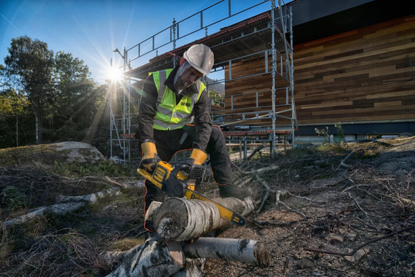 Аккумуляторная цепная пила DeWalt FLEXVOLT DCM575N в Екатеринбурге