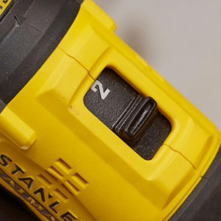 Шуруповерт аккумуляторный STANLEY SFMCD710D2K-QW в Екатеринбурге
