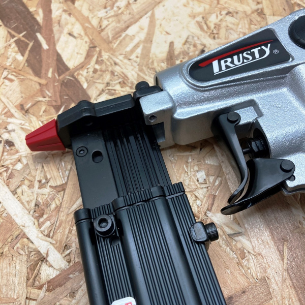 Степлер пневматический TRUSTY PT630N шпильки 12-30мм. в Екатеринбурге