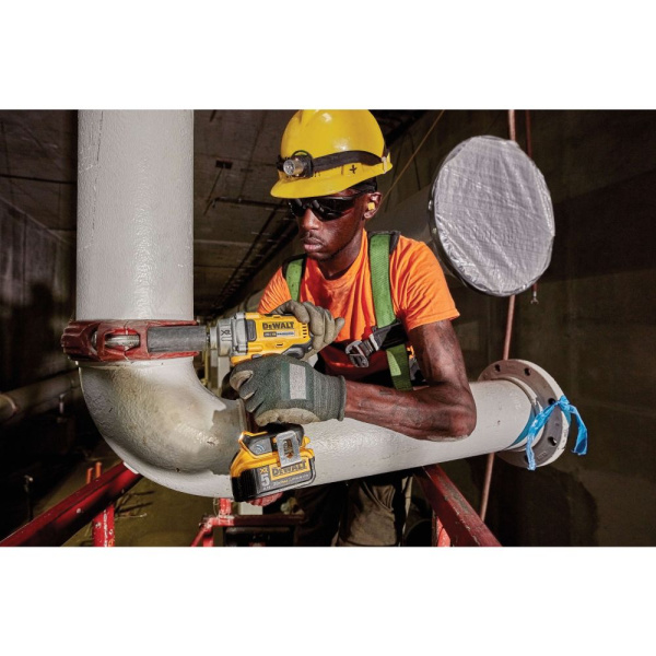 Гайковерт аккумуляторный ударный DeWalt DСF896B-XJ в Екатеринбурге