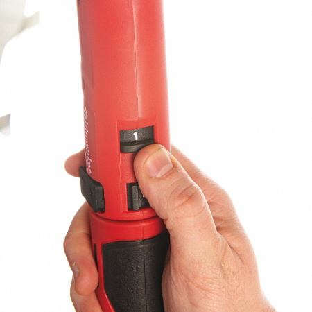 Аккумуляторная отвертка Milwaukee M4 D-202B