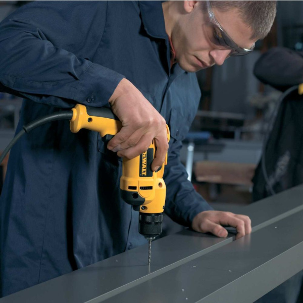 Безударная дрель DeWalt DWD112S в Екатеринбурге