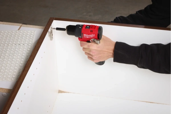 Аккумуляторная  дрель-шуруповерт Milwaukee M12 BLDDRC-202C 4933499686