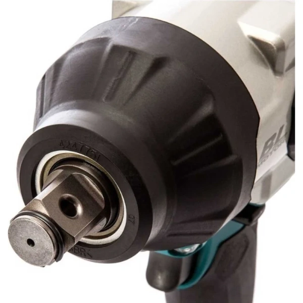 Аккумуляторный ударный гайковерт Makita DТW1001Z в Екатеринбурге