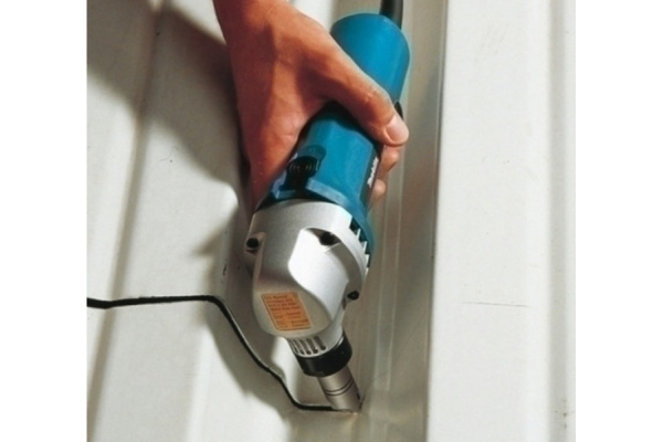 Ножницы по металлу вырубные Makita JN1601 в Екатеринбурге