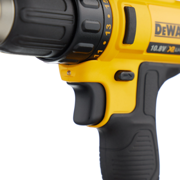 Шуруповерт аккумуляторный DeWalt DCD710D2-QW в Екатеринбурге