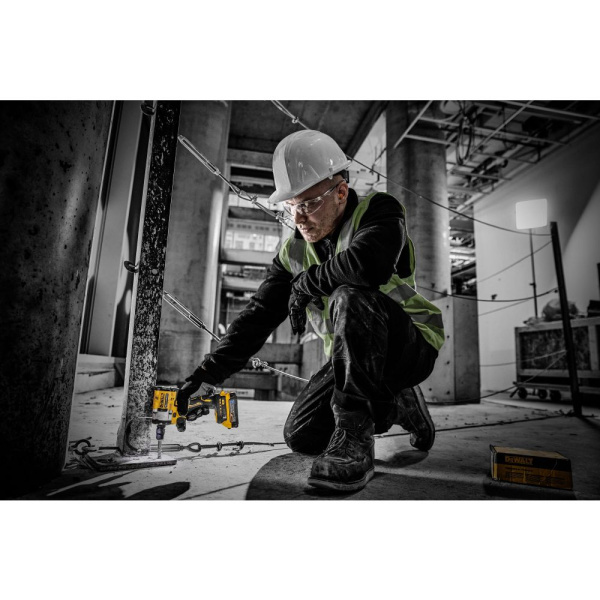 Гайковерт аккумуляторный ударный DeWalt DCF911N-B101 в Екатеринбурге