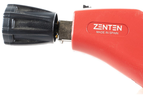 Ручной труборез Zenten для полимерных труб до 5" до 127мм 7477-7  в Екатеринбурге 