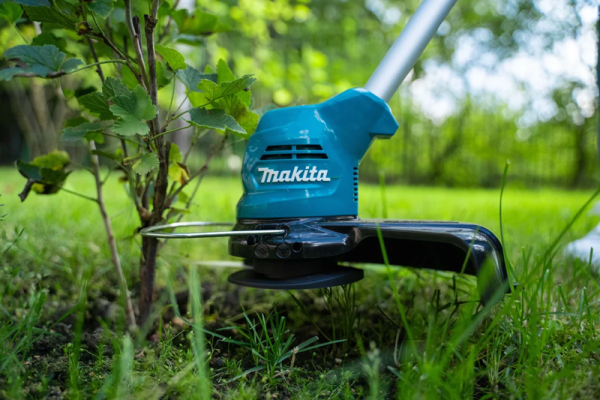 Триммер аккумуляторный MAKITA  UR100DWAEX  в Екатеринбурге