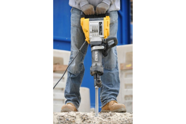 Отбойный молоток DeWalt D25961К в Екатеринбурге