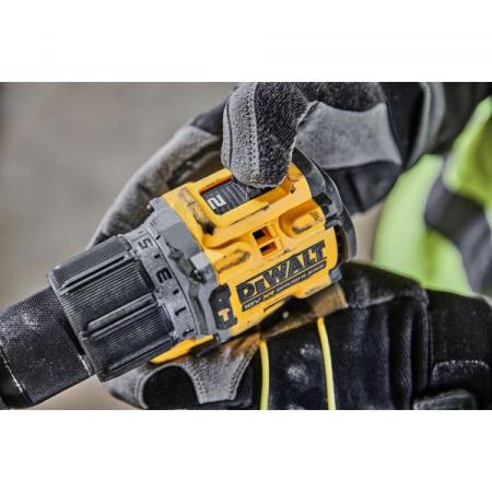 Шуруповерт аккумуляторный ударный "DeWalt" DCD805NT-XJ (18В,Li-Ion, BL,без акк. и з/у, кейс) в Екатеринбурге