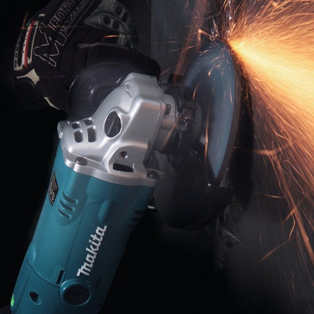 Угловая шлифовальная машина Makita GA5021C в Екатеринбурге