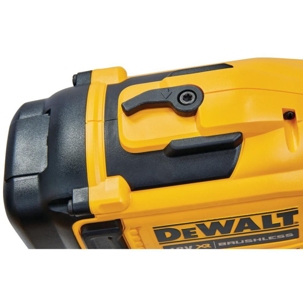 Гвоздезабиватель аккумуляторный (кровельный) DeWalt DCN45RNN-XJ (18В, без акк.и з/у.кейс) в Екатеринбурге