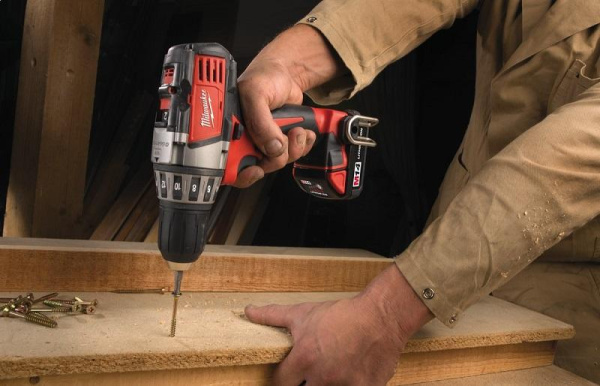 Аккумуляторная безударная дрель-шуруповерт Milwaukee C14 DD-402С 4933443782