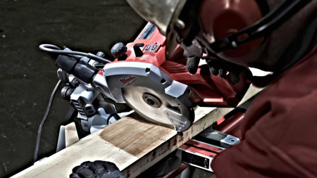 Торцовочная пила Milwaukee MS 216 SB 4933419300