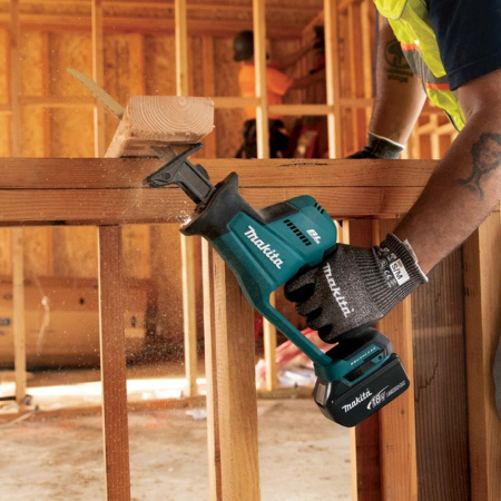 Пила сабельная аккумуляторная Makita DJR189RTJ в Екатеринбурге