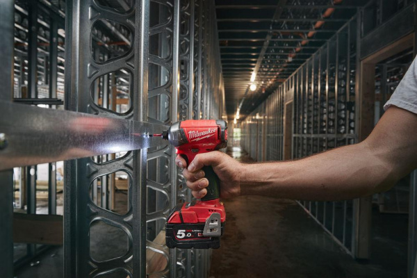 Аккумуляторный ударный винтоверт, бесщеточный Milwaukee M18 FQID-502X FUEL 4933451790