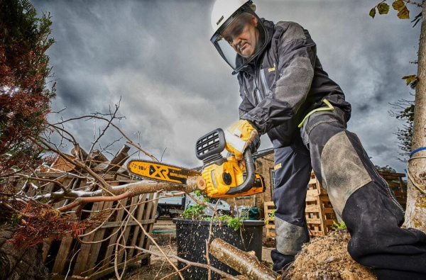 Аккумуляторная цепная пила DeWalt DCM565N-XJ в Екатеринбурге