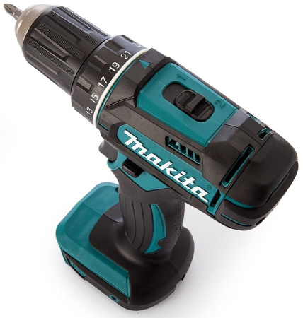 Аккумуляторная безударная дрель-шуруповерт Makita DDF482RME в Екатеринбурге