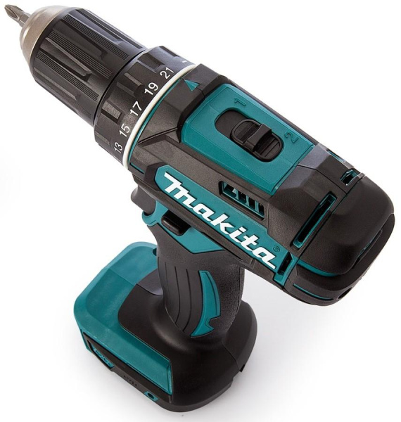 Аккумуляторная безударная дрель-шуруповерт Makita DDF482RME в Екатеринбурге