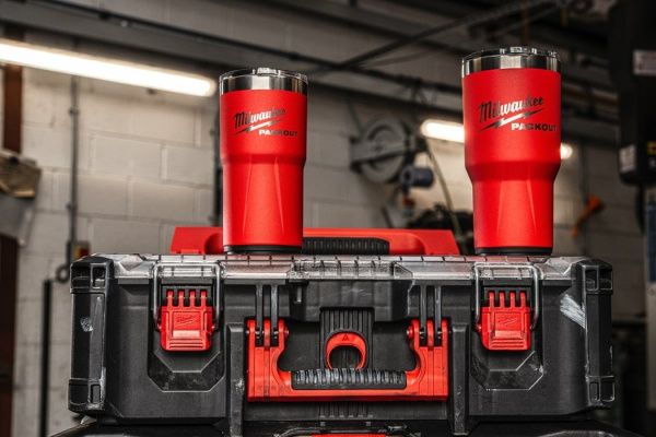 Термокружка MILWAUKEE PACKOUT 887мл 4932479075