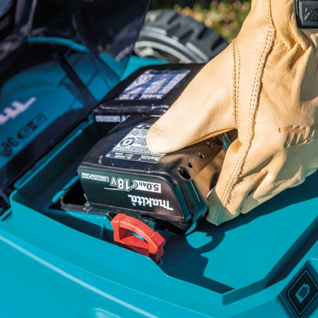 Газонокосилка колесная аккумуляторная самоходная  MAKITA  DLM539CT2 в Екатеринбурге