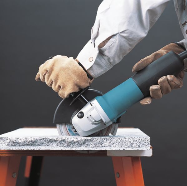 Угловая шлифмашина Makita 9566C в Екатеринбурге