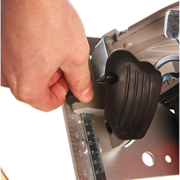 Циркулярная пила Milwaukee SCS 65 Q 638051