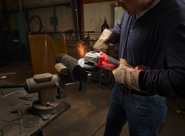 Аккумуляторная угловая шлифмашина Milwaukee M18 CAG125XPD-502X FUEL 4933448864