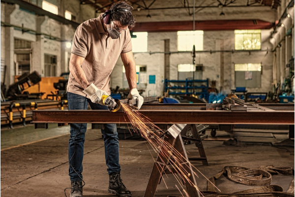 Угловая шлифмашина STANLEY SG7125-RU в Екатеринбурге