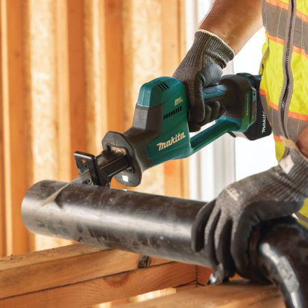 Пила сабельная аккумуляторная Makita DJR189RTJ в Екатеринбурге