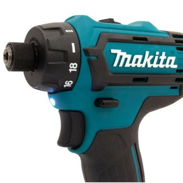 Шуруповерт аккумуляторный Makita DF032DWAE в Екатеринбурге