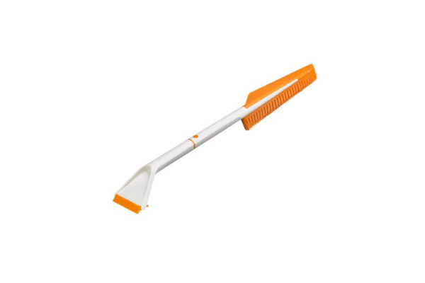 Щетка со скребком Fiskars автомобильная SnowXpert 1019352
