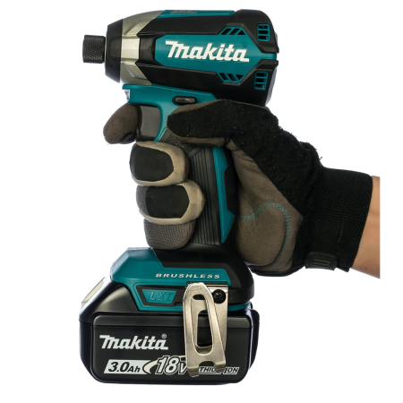 Аккумуляторный ударный шуруповерт Makita DТD153RT в Екатеринбурге