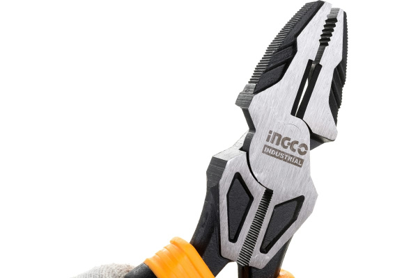 Плоскогубцы комбинированные INGCO  INDUSTRIAL 240 мм  HHCP28240 в Екатеринбурге 
