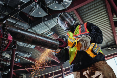 Угловая шлифмашина аккумуляторная DeWalt DCG418N-XJ в Екатеринбурге