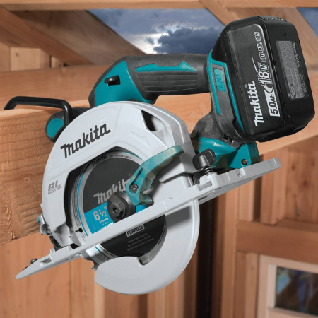 Аккумуляторная циркулярная пила "MAKITA" DHS680Z в Екатеринбурге