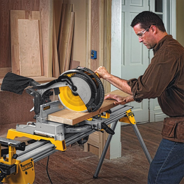 Торцовочная пила "DeWalt" DWS715 DWS715-KS  в Екатеринбурге
